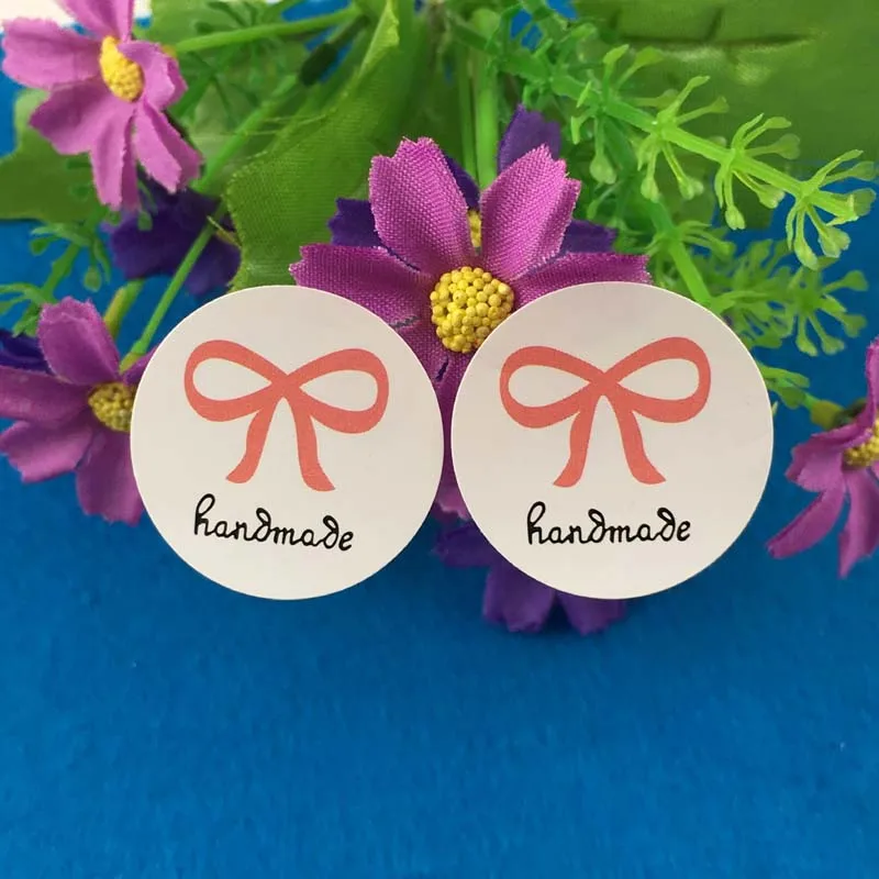 500 шт./лот белая бумага Cursive &quotручная работа&quot Наклейки с розовым бантом