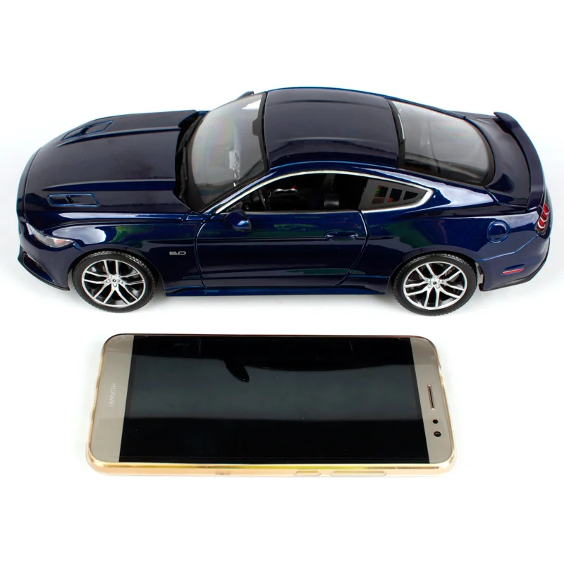 Maisto 1:18 ford mustang gt белый синий автомобиль литья под давлением в твердом переплете роскошные модели игрушечных автомобилей для коллекция изысканных моделей автомобилей 38133