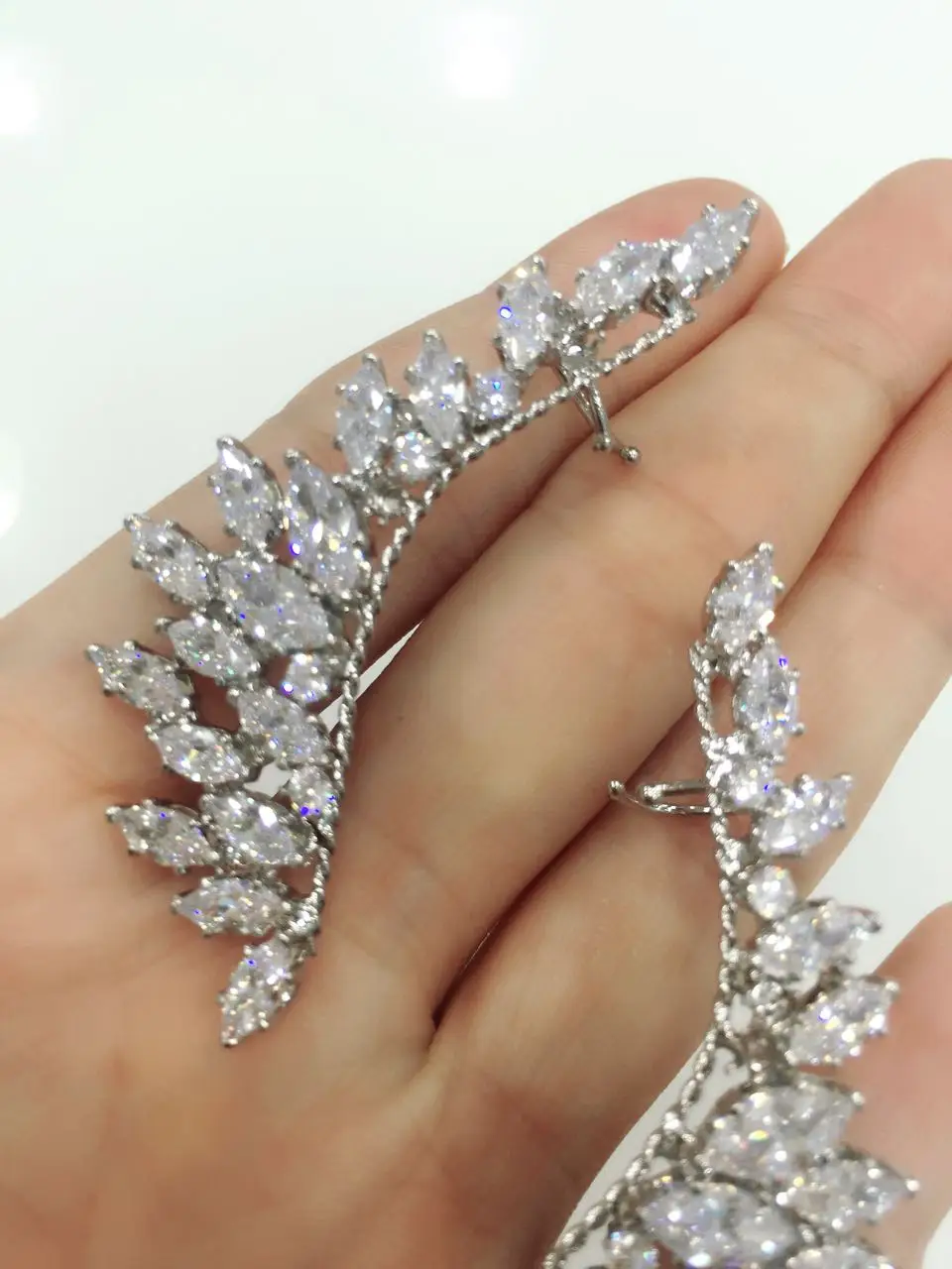 Модные квадратные циркониевый зажим AAA для ушей серьги-гвоздики с перьями куртки