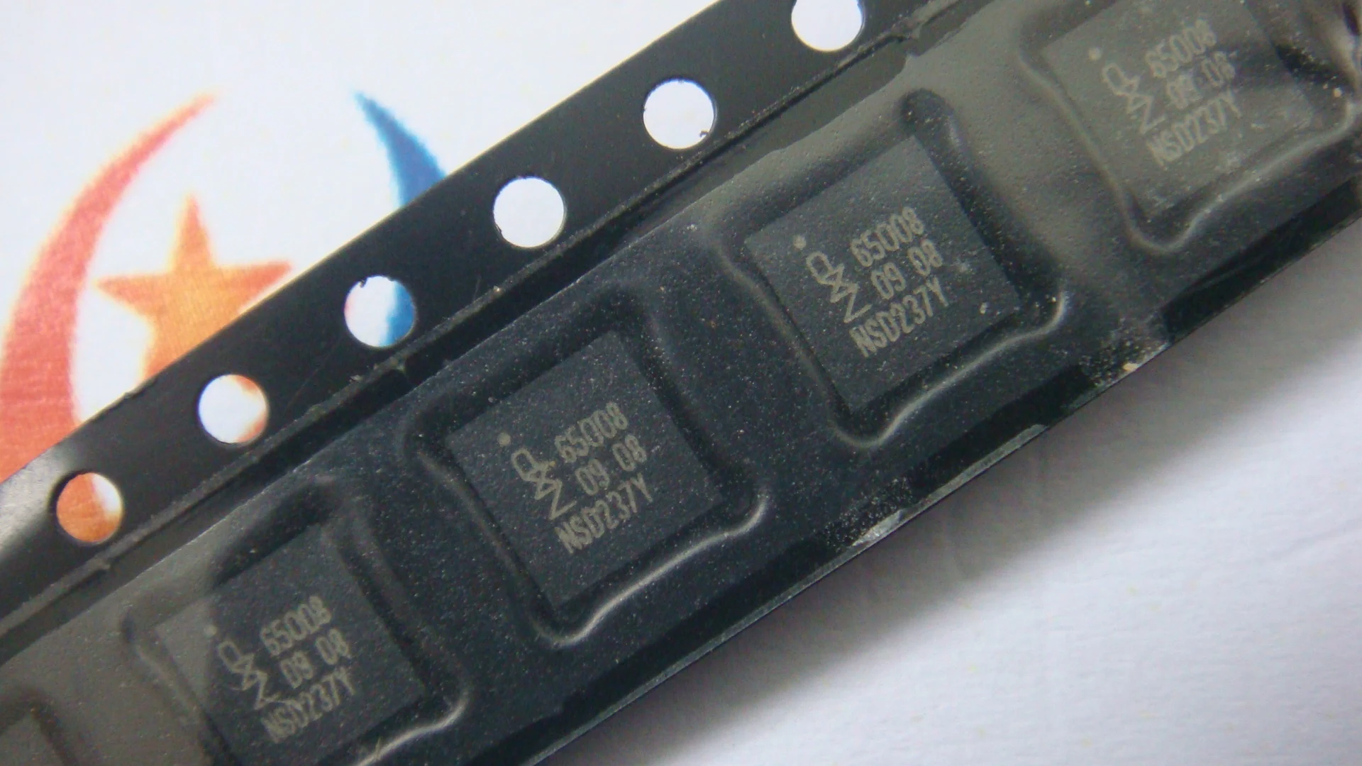 

65008 NXP NSD237Y BGA Новый и оригинальный IC