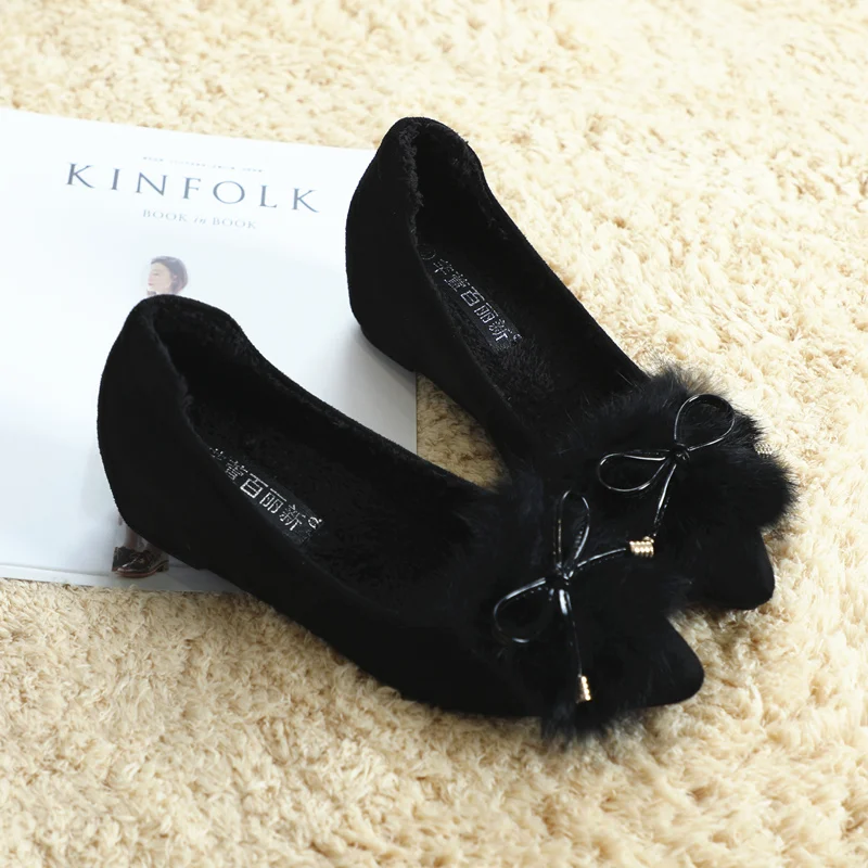 Зимние лоферы на танкетке с бантом женская обувь острым носком из кожи и флока