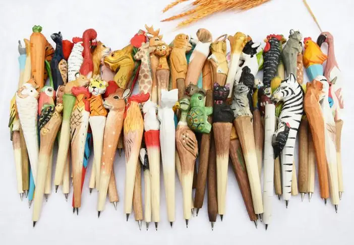 

Creative Carved Wooden Animal Pen BallPoint Stationery Hand Painted Vintage Wood pens Back To School Party Favors 10pcs/Lot