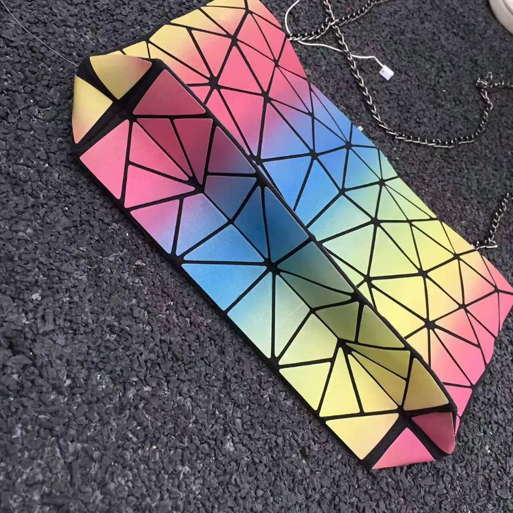 В 2017 году новинка цвета радуги одного плеча мешок складной и Геометрическая