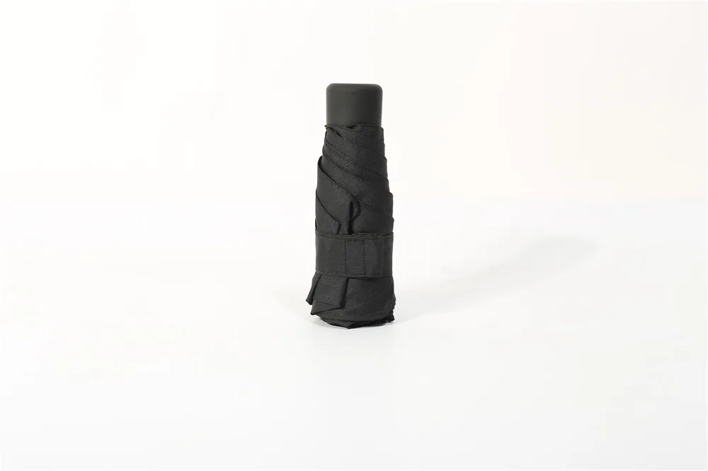 black Мини-зонт с карманом для женщин, маленькие УФ-зонты, 180 г, женский водонепроницаемый Зонт от дождя, защита от солнца для мужчин, удобный для путешествий, для девочек, Parapluie, для детей - Цвет: black