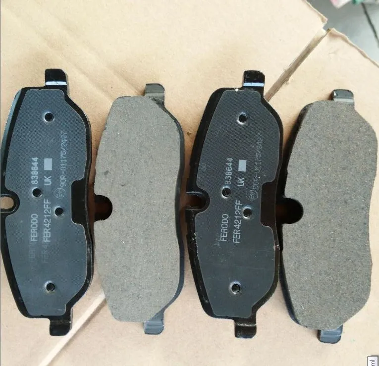 

1 set New Front Brake Pads LR019618 for Discovery 3/4 Range-Rover 2002-2009