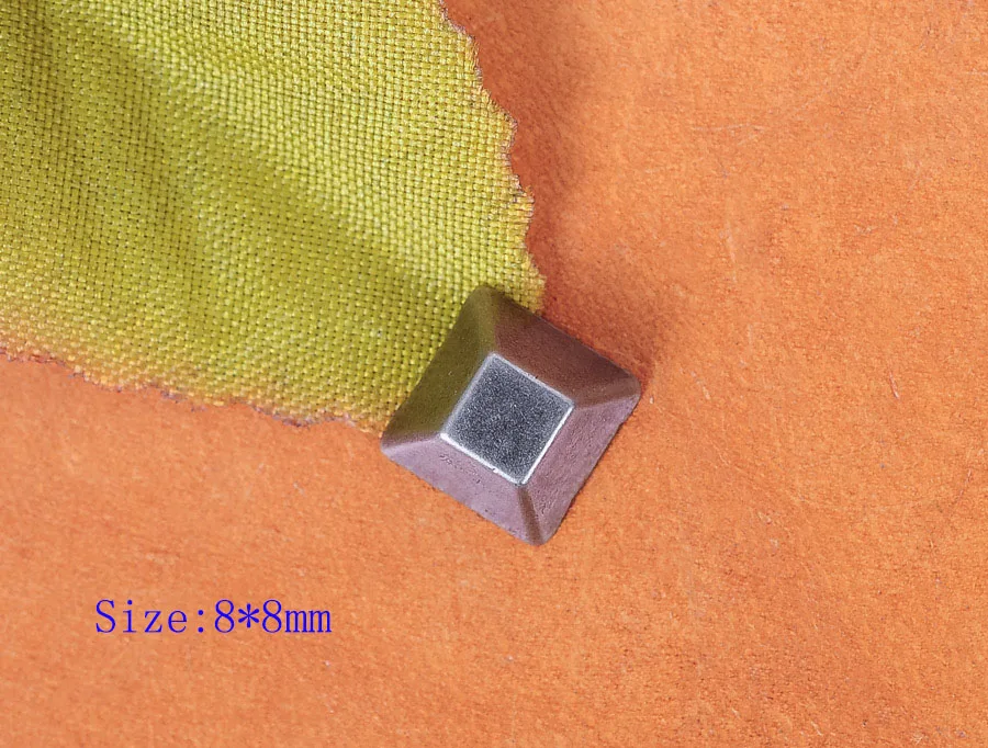 50x Ретро Серебряные квадратные конусные Шипы Заклепки для украшения кожи |