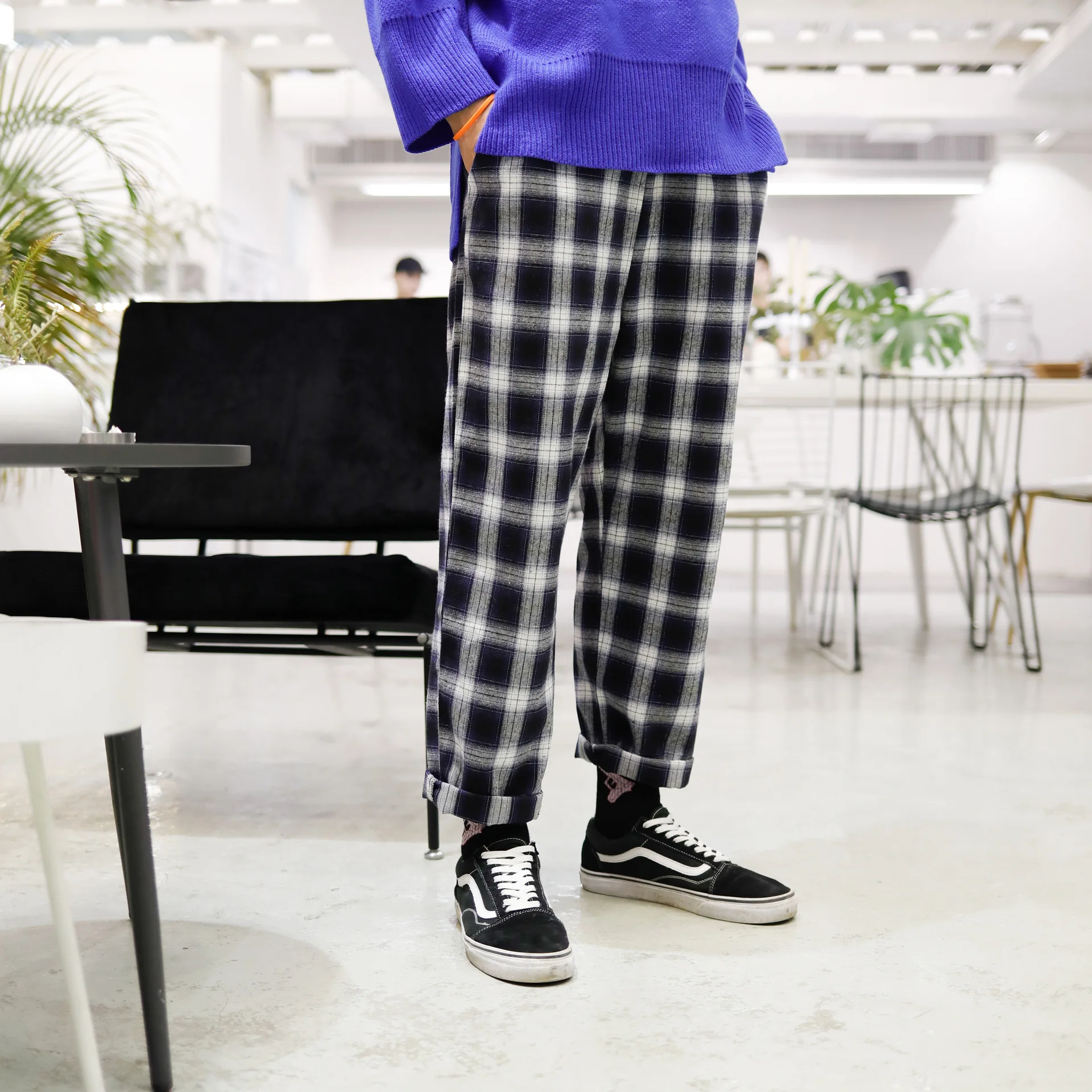 

Men's Black White plaid pants Men Harajuku Loose male straight tide brand casual Streetwear Hip Hop Pants Men Tactical Trousers
