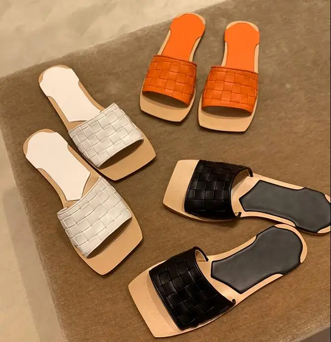 Женские тапочки на плоской подошве с открытым носком в стиле ретро европейском