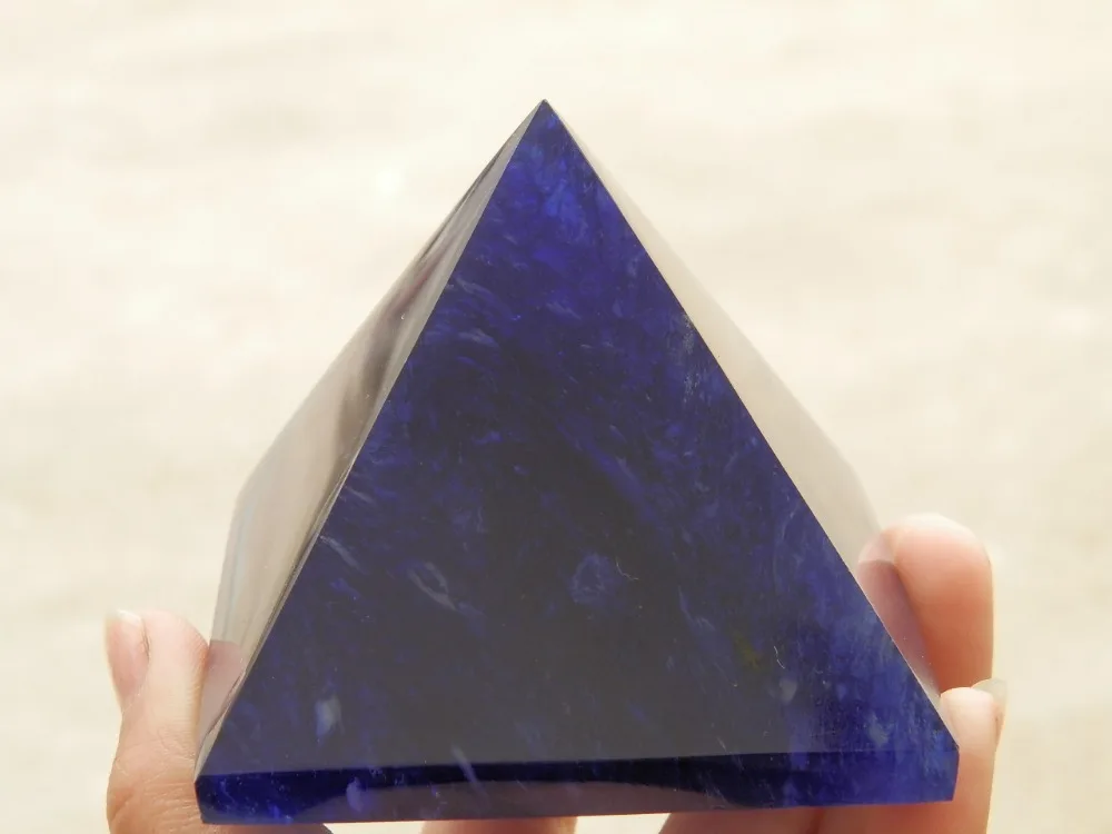 

A blue SMELT пирамида из кристалла кварца POINT HEALING/