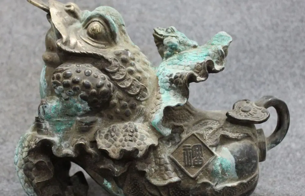 free shipping Chinese Bronze Wealth Cabbage Baicai Ru Yi Golden Toad Toads Spittor Statue | Дом и сад
