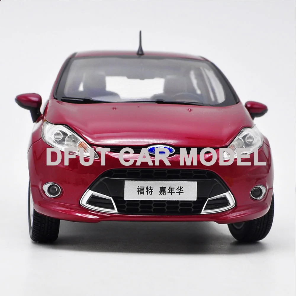 Литая под давлением модель автомобиля 1:18 Ford New Carnival FIESTA 2018 новая Игрушечная в