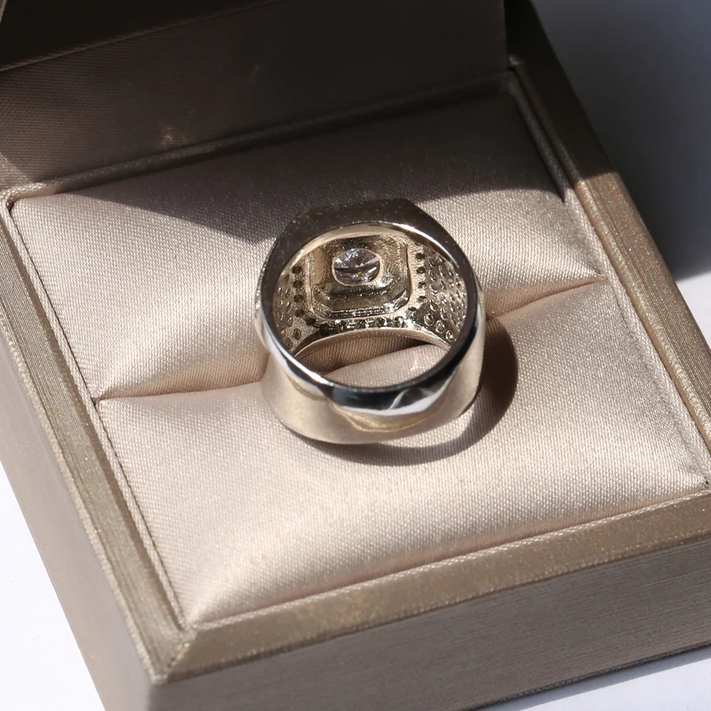 Женское и мужское кольцо блестящее с большим цирконием подарок на свадьбу