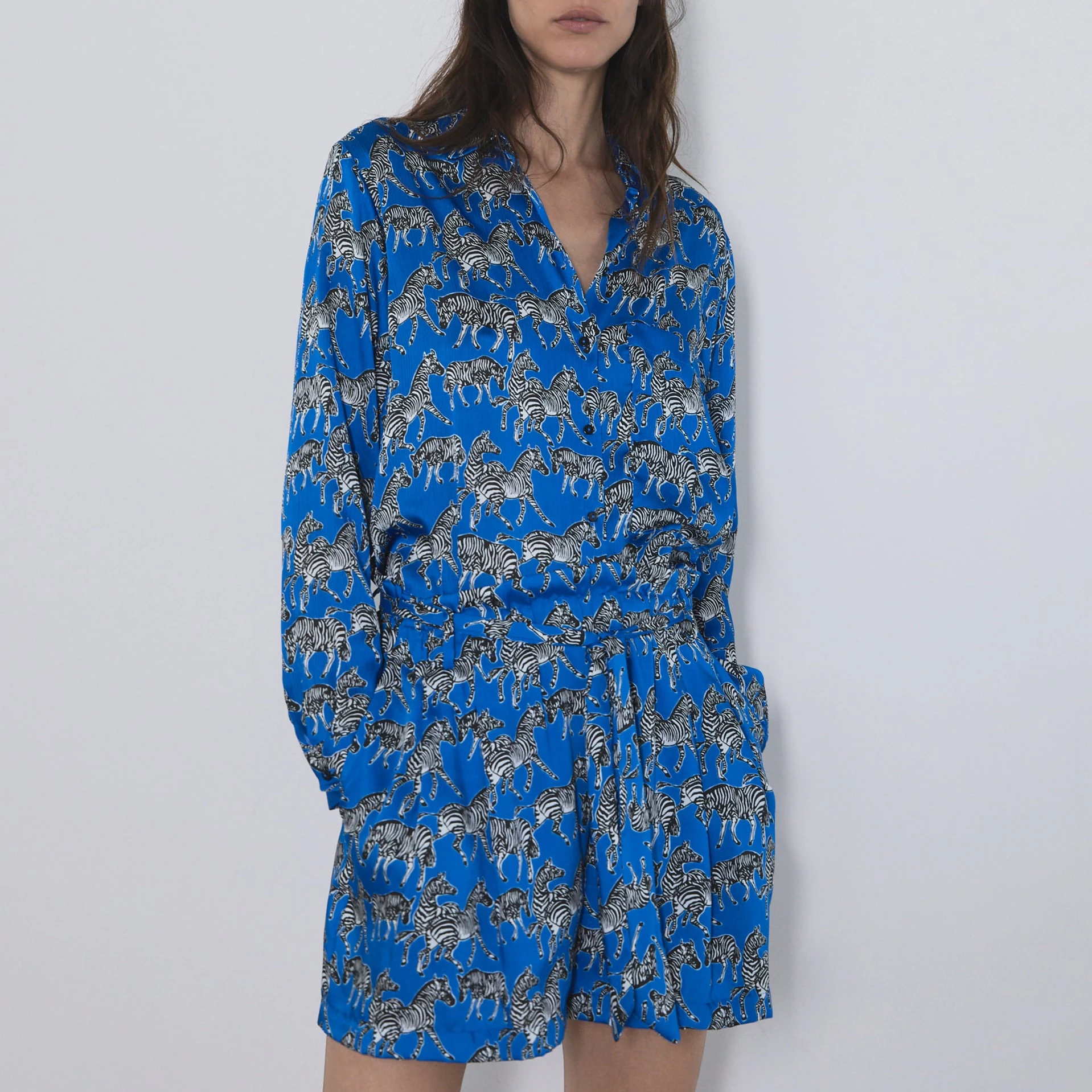 Женский комплект из двух предметов синяя рубашка с длинным рукавом и принтом в