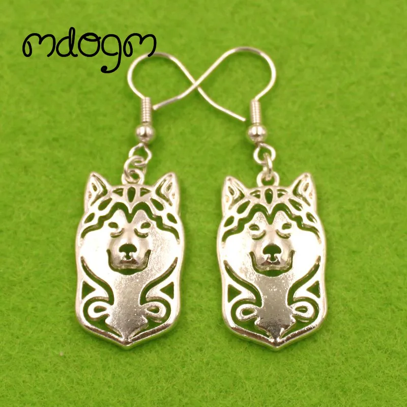 Серьги подвески с изображением собаки из аляски и маламута золотистые