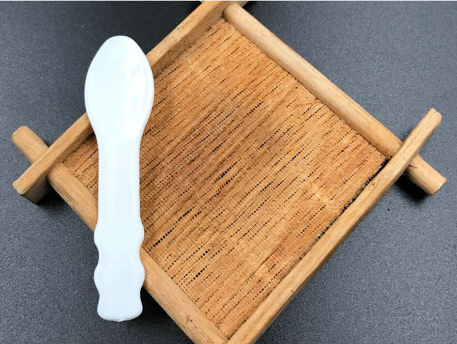 Рисунок 3 - белая маска для лица