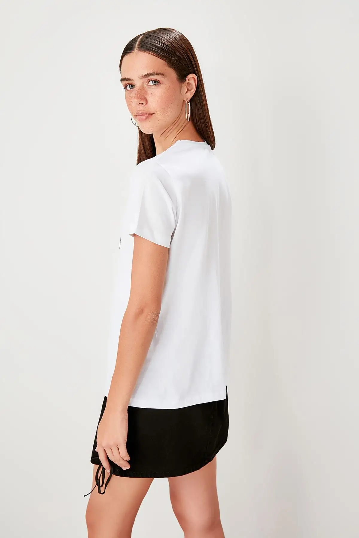 Trendyol Женская белая футболка с блестками трикотажные хлопковые топы TWOSS19TS0323 |