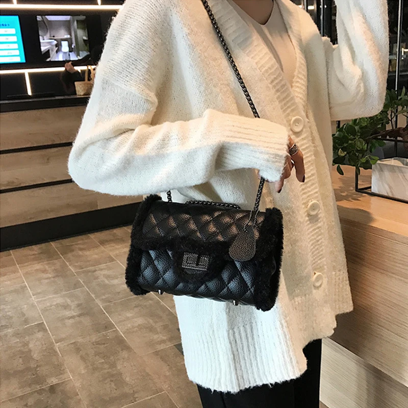 

Ruique Girls Individuality Rabbit Fur Small Chain Bag Women Winter Fashion Lingge Shoulder Bag Ladies Night Party Messenger Bags