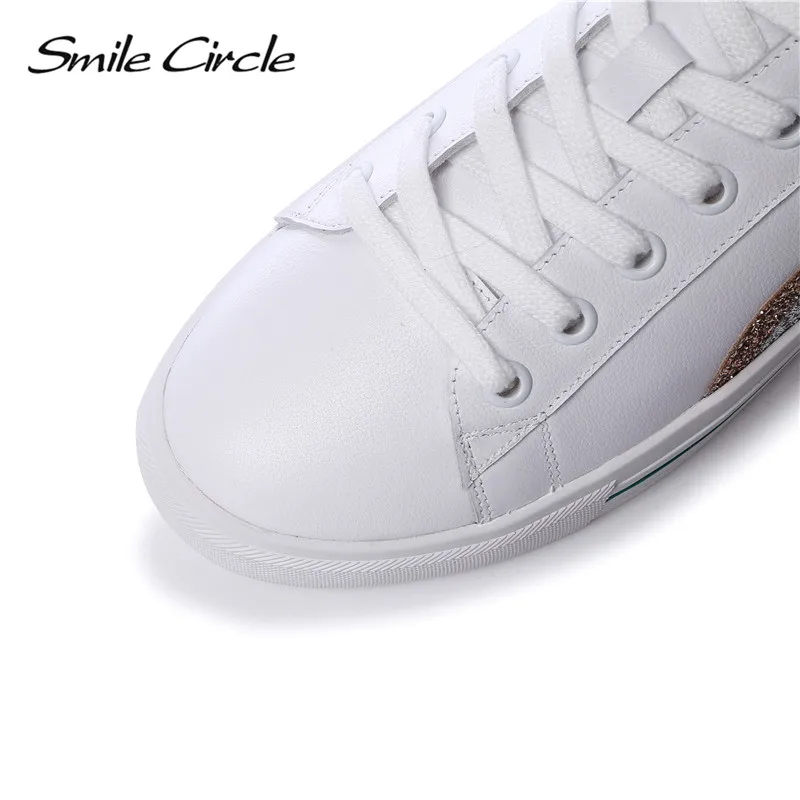 Женские кроссовки Smile Circle белые из натуральной кожи на плоской подошве со