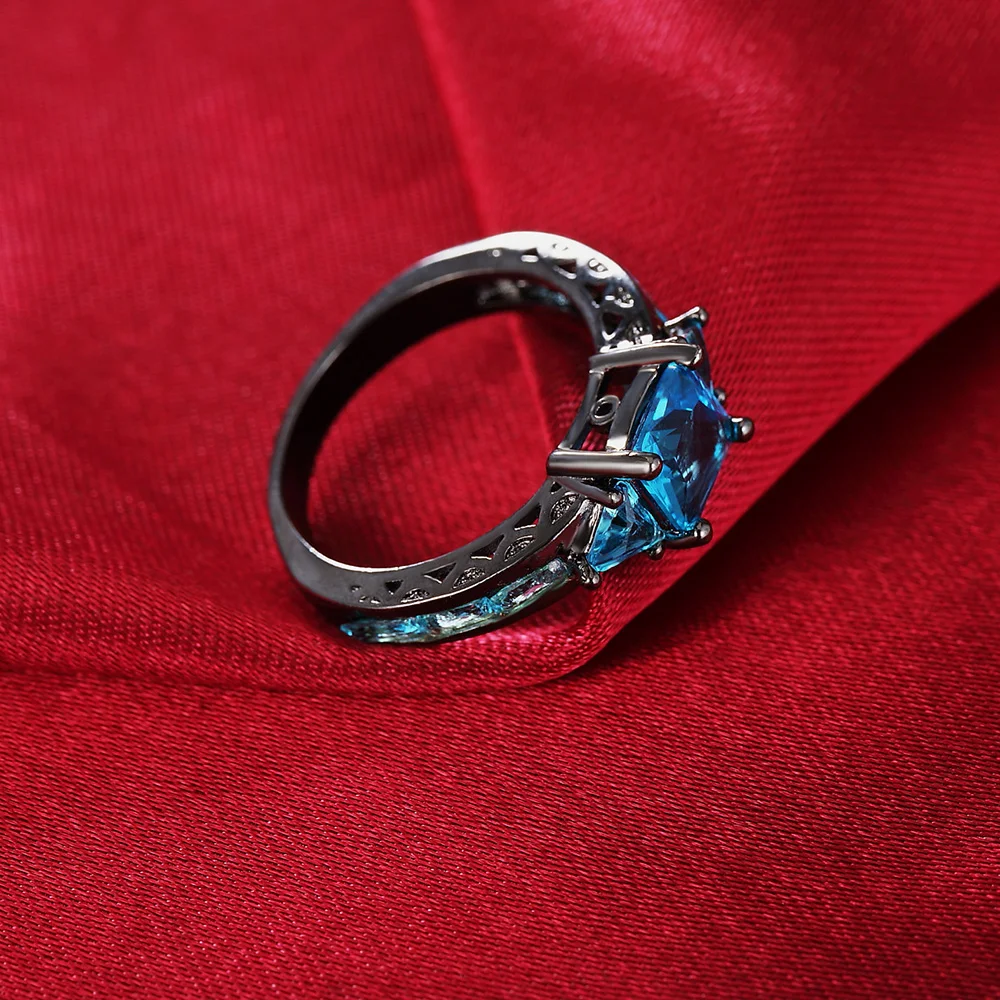 Красивое женское Подарочное кольцо черного и золотого цвета с камнями милое