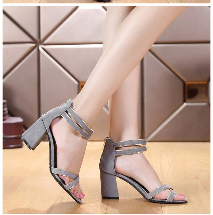 2017 г. Новые Летние Босоножки на каблуке рюмочка с пряжкой женские черные