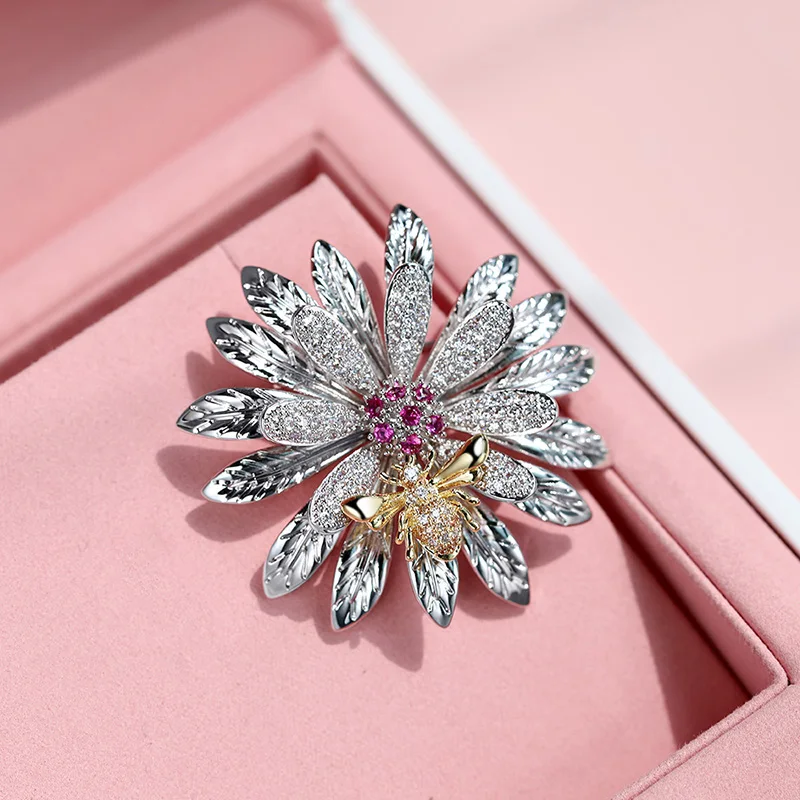 Маленькая брошь в виде ромашки маленькая пчела пальто булавка