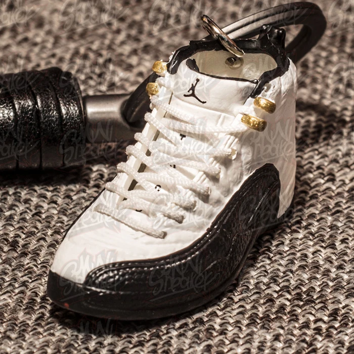 Кроссовки AIR Taxi AJ12 gold Jordan 12 стерео 3D модель брелок подвеска на Рюкзак
