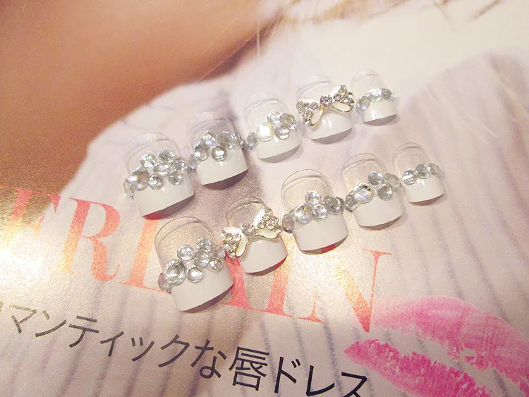 Простой 24 шт./компл. 3D бант Стразы французские Готовые накладные ногти короткий