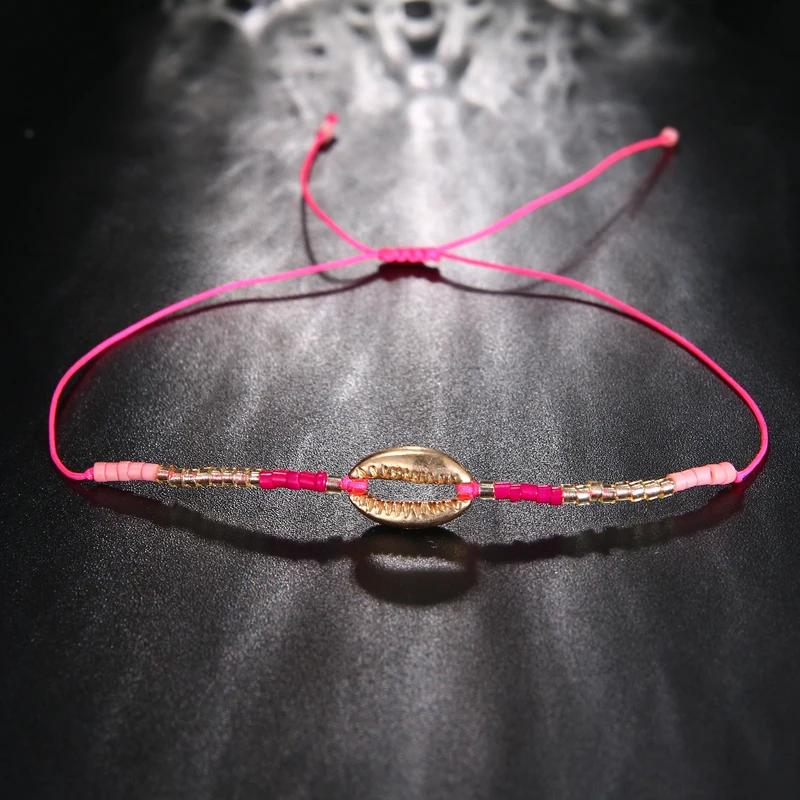 Женский браслет в богемном стиле с морской ракушкой |