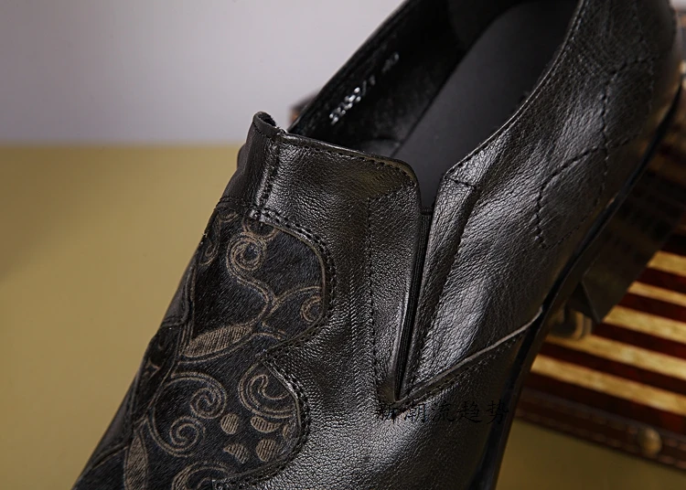 Официальная Мужская обувь из натуральной кожи черного цвета с принтом Мужские