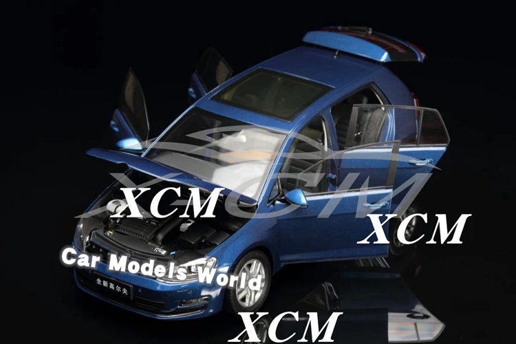 Литая модель автомобиля для гольфа 7 1:18(синий)+ маленький подарок