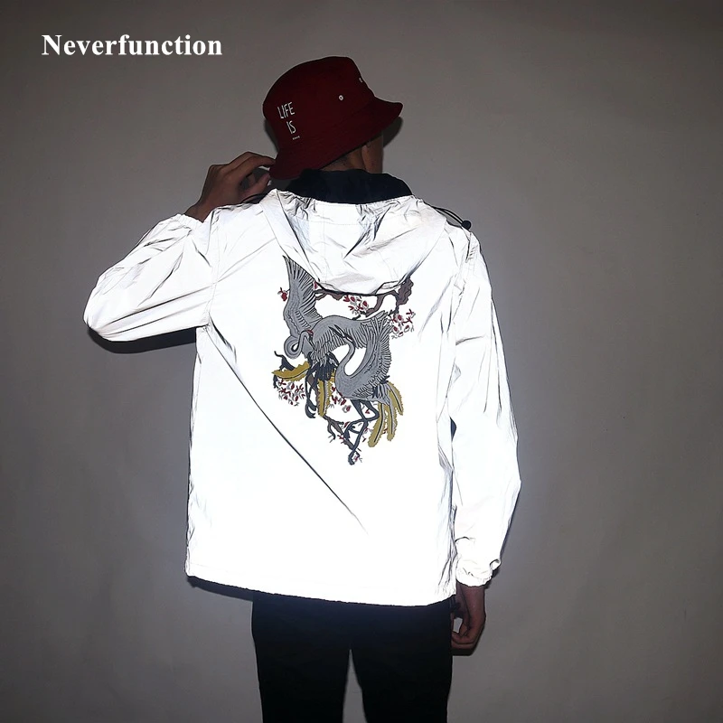 

2019 Spring autumn Men Chinese crane printed full reflective Windbreaker Hooded Jacket male Loose hip hop Casual Jackets Coats
