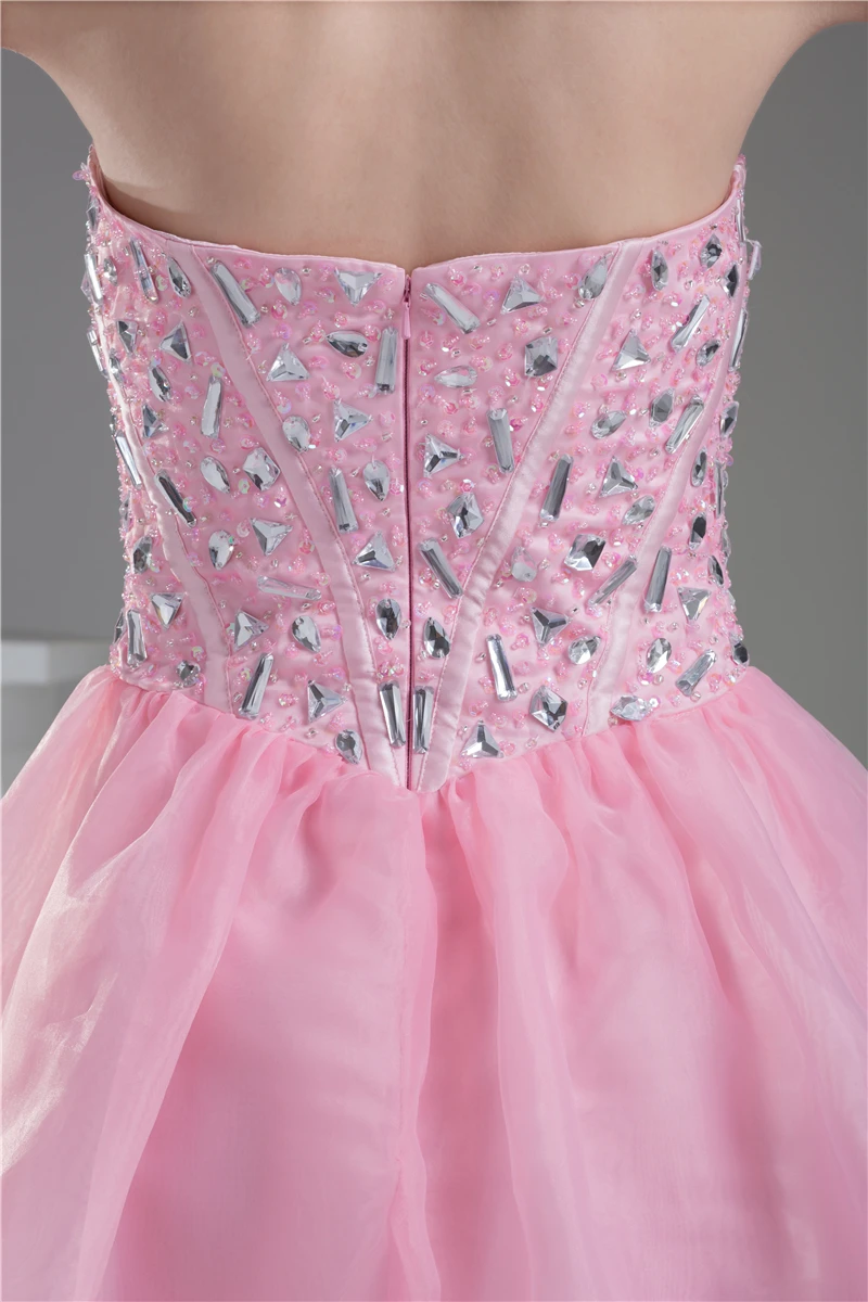 Женское коктейльное платье из органзы розовое короткое с блестками и камнями