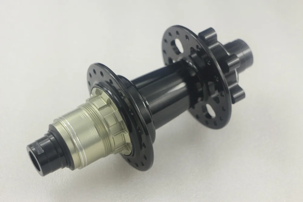 Задняя втулка для велосипеда Powerway M81 32 отверстия горного MTB XC AM внешняя 142 мм 12X142 24H