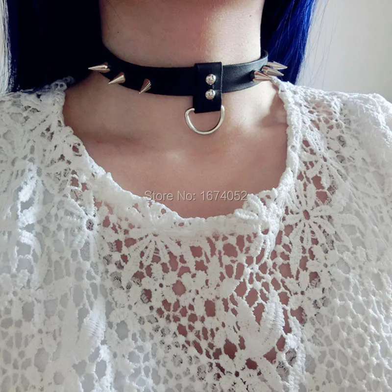 Женский ошейник с шипами кожаный металлический ручной работы в готическом стиле
