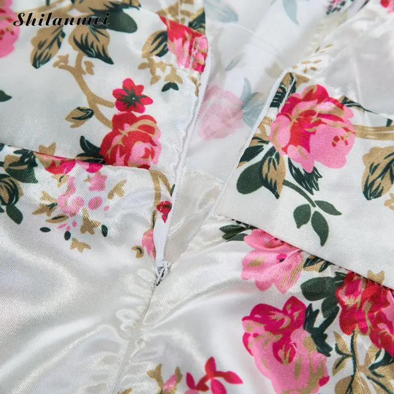 Женское длинное платье макси с цветочным принтом белое открытой спиной на