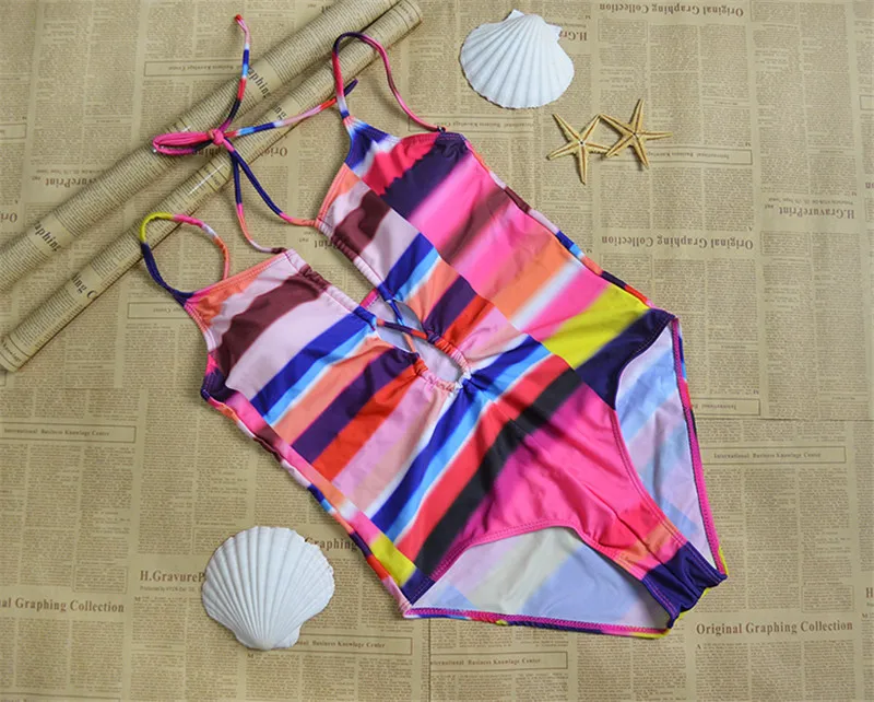 Красочный Полосатый купальник Женские пикантные спинки Trikini глубокий v-образным