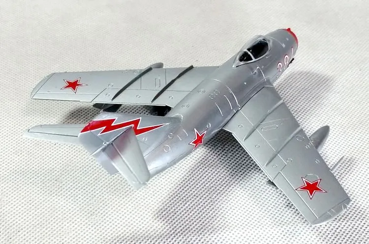 1: 72 Трубач советская MIG15 Mikoyan 1" Faggot" модель истребителя 37130 статическая Коллекционная модель только одна