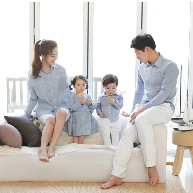 Одинаковая одежда для мамы папы и сына 2017 г. осенняя дочки рубашка в английском