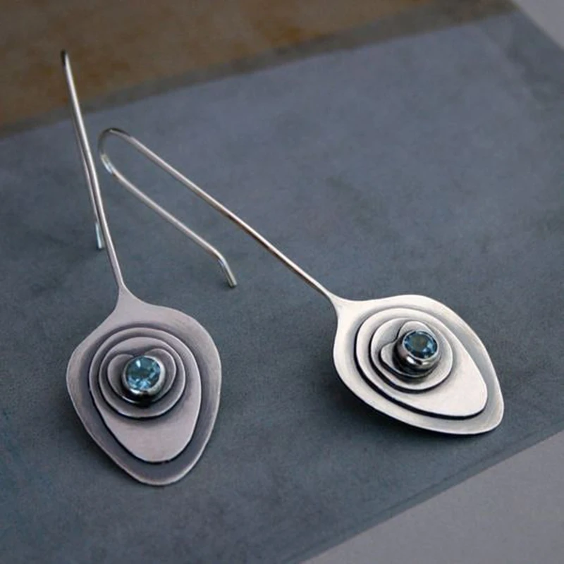

Vintage Silver Color Multilayer Metal Shell Earring for Women Statement Earrings Blue Stone Heart Brincos 2020 Jewelry A5M317