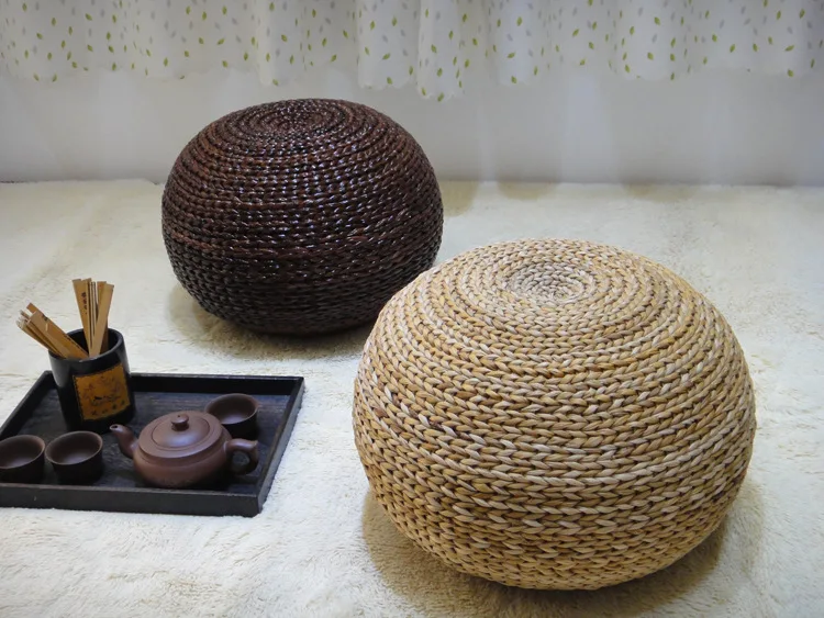 

2 Color Hot Natural Straw Round Pouf Tatami Hand Made Cushion Size 30*40cm