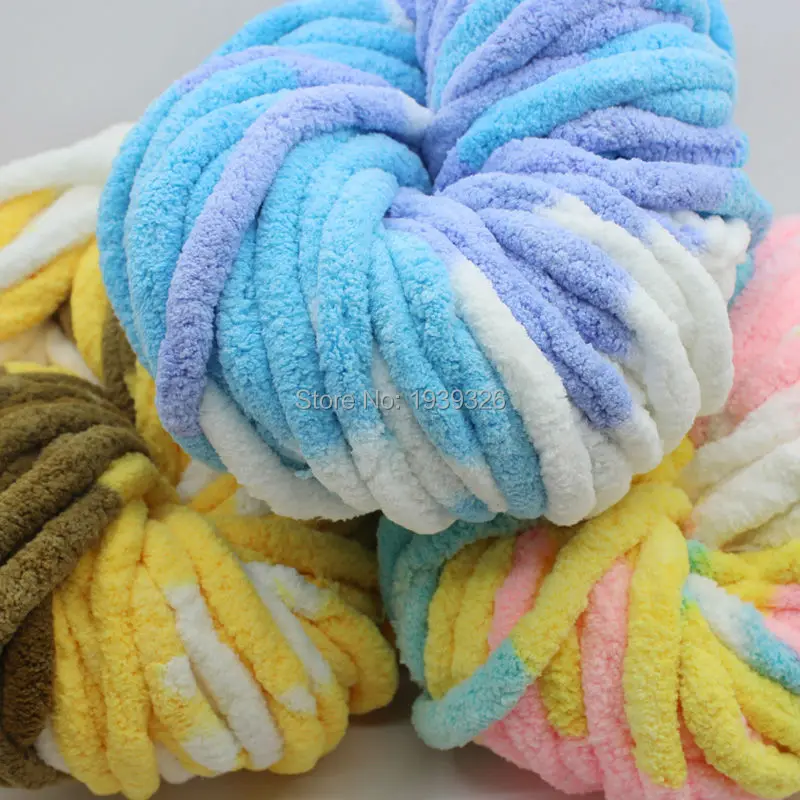 пряжа ализе пуффи петлями. плюшевая пряжа руками. плюшевая пряжа руками. ализе пуффи игрушки. пряжа alize puffy.