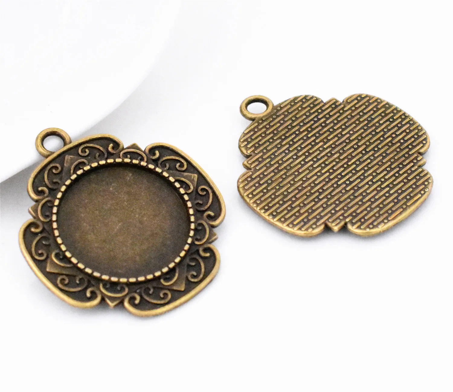 

5pcs 20mm Inner size Antique Bronze Plated Simple Style Cabochon Base Cameo Setting Charms Pendant-A3-61