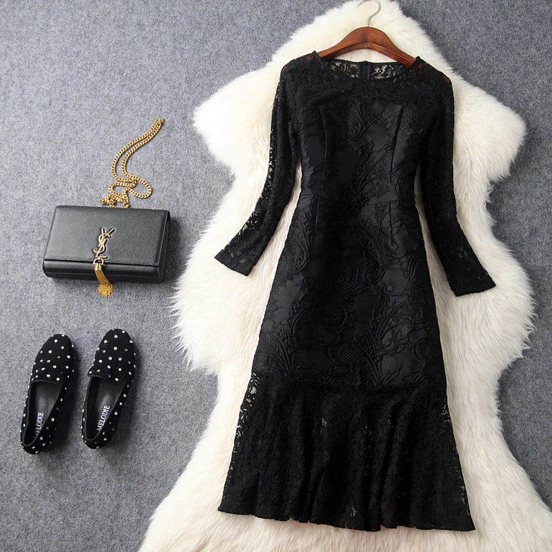 Женское ажурное кружевное платье черное облегающее до колен жаккардовое с