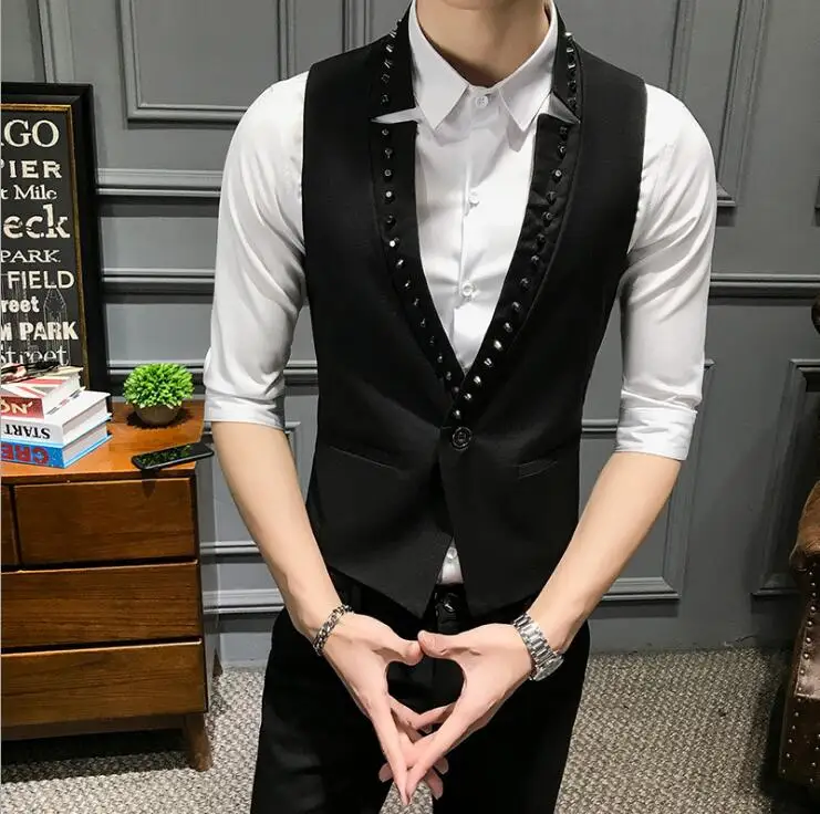 

2020 new men's fashion V-neck rivet decoration a buckle vest tide male Slim performance clothing casual vest
