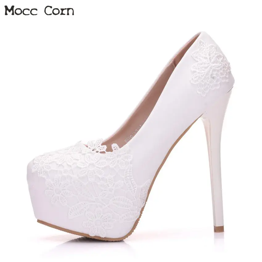 Женские белые свадебные туфли на платформе и высоком каблуке с кружевом лодочки