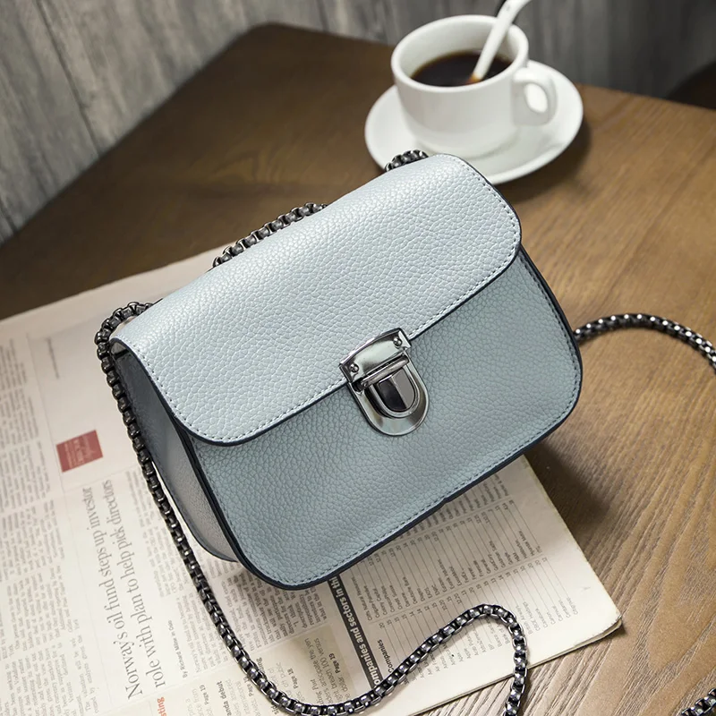 

2020 new woman trend handbags, leisure messenger bag, simple Korean version women bag, fashion chain flap.