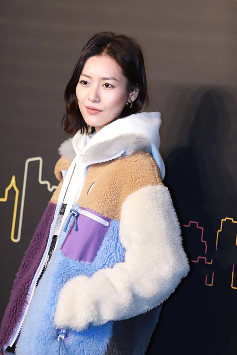 Модные Цвет блок Мех Ягненка Пальто 2018 Для женщин Тедди пальто Настоящий Лисий