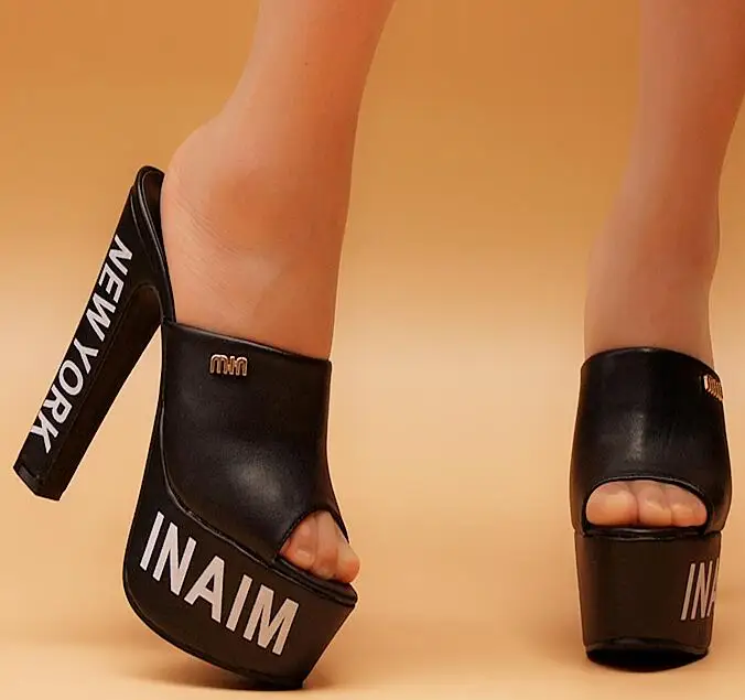 Новинка 2019 года сезон лето босоножки на очень высоком массивном каблуке модные