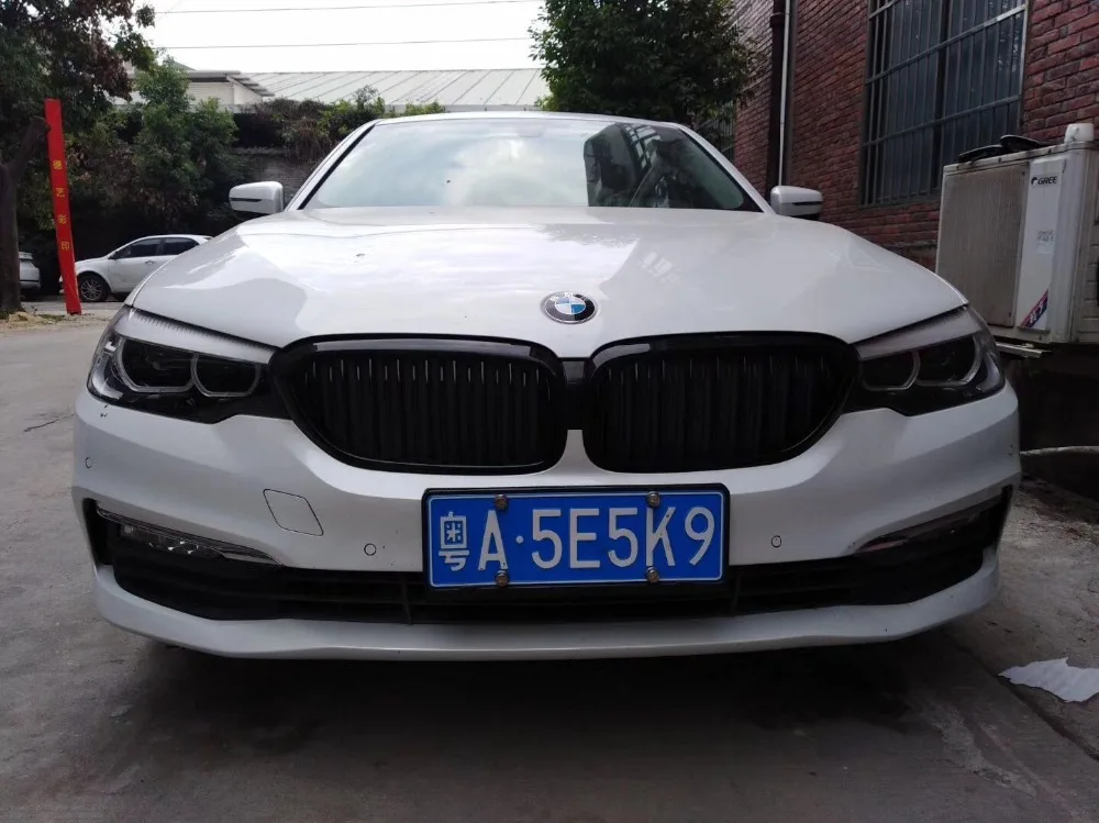 Одна пара Стайлинг автомобиля G30 G31 черные золотые грили 5 серий передние для BMW 2017