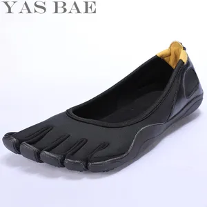 yas bae hot sale china brand design rubber with five fingers outdoor slip resistant breathable light weight shoe for men free global shipping
